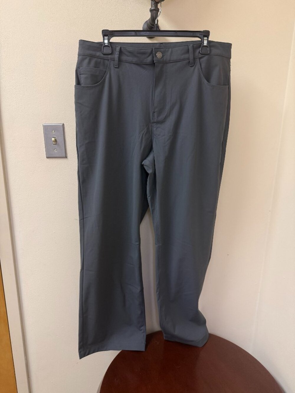 Fabletics Men Gray Performance Pants Straight Leg 34x32